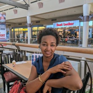 Meet your Posher, Mona